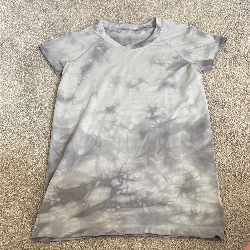 lululemon athletica Gray Short Sleeve Tee